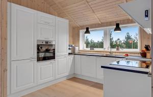 4 Bedroom Stunning Home In Ribe