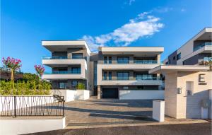 Beautiful Apartment In Malinska