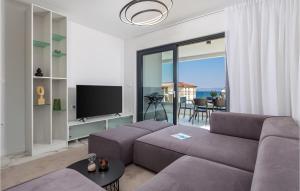 Beautiful Apartment In Malinska 