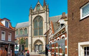 2 Bedroom Nice Home In Heinkenszand