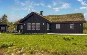 5 Bedroom Awesome Home In Røn - Lökje