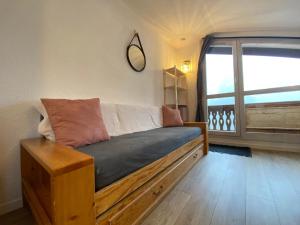 Studio pour 4 personnes avec balcon, à 2 pas des pistes et commerces, cœur de station, Modane - FR-1-265-224
