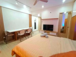 Palm Tree infront NAIA 3