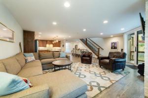 Snowcap Lodge Spacious Townhome with Hot Tub