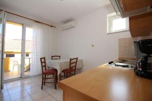 Appartement in Baška mit Eigenem Balkon - b59549