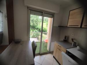 Charmant appartement lumineux parking gratuit