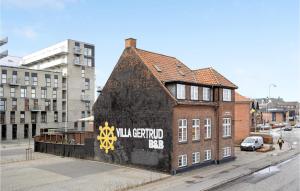 12 Bedroom Gorgeous Home In Kolding