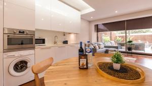 Saldanha Terrace by LovelyStay