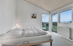 Stunning Home In Randers Nø With Wifi
