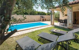 2 Bedroom Awesome Home In Liznjan