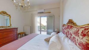 Villa Manetti with Private Pool and Garden by Hospi