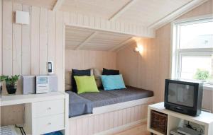 Holiday Home Pøt Strandby X