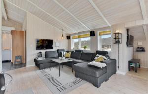 Holiday Home Pøt Strandby Ii Juelsminde I