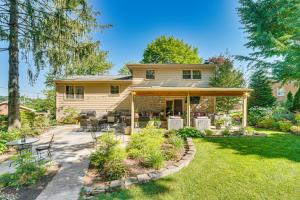 3 Mi to Lake Redman Home with Furnished Pergola! - 3hvězdičkové hotely ve městě York