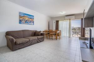 Seafront apartment with garage and breathtaking sunrise by SF HOMES