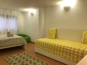 Urban Retreat Lisbon Apartment