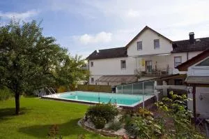 Ferienwohnung mit Pool und überdachtem Balkon - Airlenbach