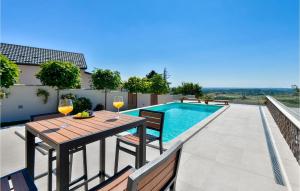 Cozy Home In Kalnik With Sauna