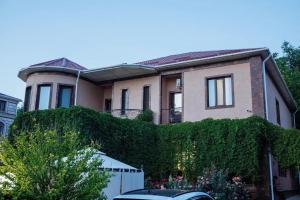 Эдем коттедж - Ubytování bez kategorie ve městě Šymkent