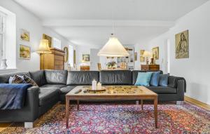 4 Bedroom Cozy Home In Kolind