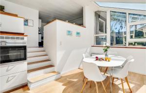 Stunning Home In Fårvang With Wifi