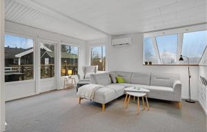 Stunning Home In Fårvang With Wifi