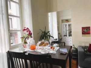 La Casa di Ringhiera - silenzioso appartamento di charme con balcone nel quadrilatero romano