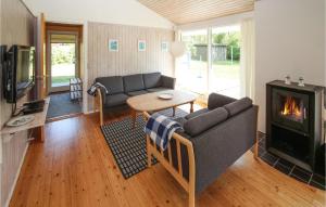 Nice Home In Samsø With Kitchen