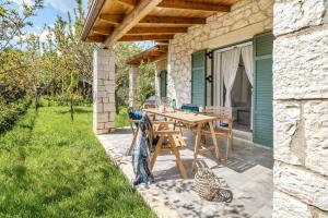 Apanema Mindfulness, Relaxing Adults Only Resort, Fast WiFi, Pool, Sauna, Massage