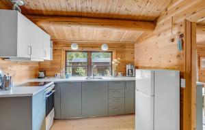 Lovely Home In Hadsund With Wifi