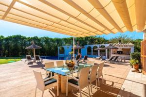 Schönes Landhaus mit Pool für 8 Personen
