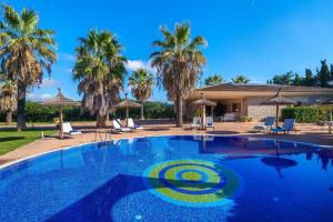 Schönes Landhaus mit Pool für 6 Personen