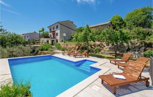 3 Bedroom Cozy Home In Moscenicka Draga 