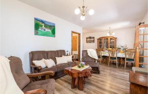 3 Bedroom Cozy Home In Moscenicka Draga 