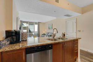 1 BR King- Rooftop Pool close to beach Casa Costa