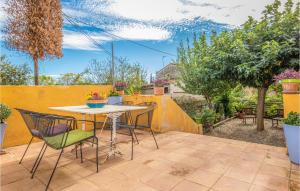 Lovely Home In Vilademuls With Wifi