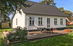 Three-Bedroom Holiday Home In Nexo - Neksø