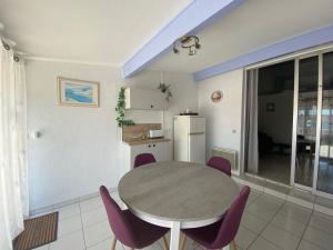 Appartements Charmant T2 avec Terrasse, Clim, Parking et Wifi - FR-1-503-155 : photos des chambres