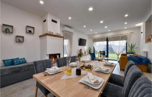 Pet Friendly Home In Vinica Breg