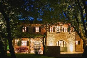 Luxusvilla mit Garten und Pool sowie herrlicher Aussicht 