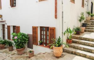 Stunning Apartment In Tossa De Mar