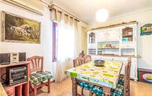 3 Bedroom Nice Home In Santa Pola