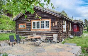 Three-Bedroom Holiday Home In Heidal
