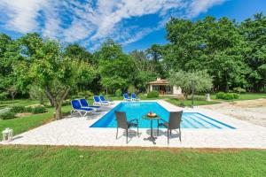 Ferienwohnung Adelia mit gemeinsamem Pool 