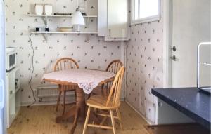 Lovely Home In Mullsjö With Kitchen