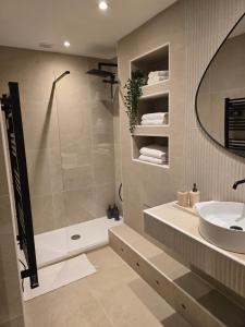 Henri martin, vue Tour Eiffel Trocadéro luxe et chic