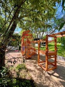 Pustelnia Supraśl - domki nad rzeką