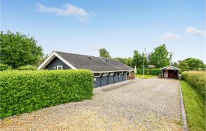 Two-Bedroom Holiday Home In Hejls