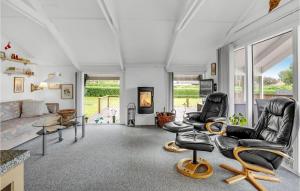 Two-Bedroom Holiday Home In Hejls