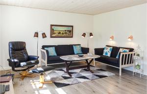 Nice Home In Aakirkeby With Wifi